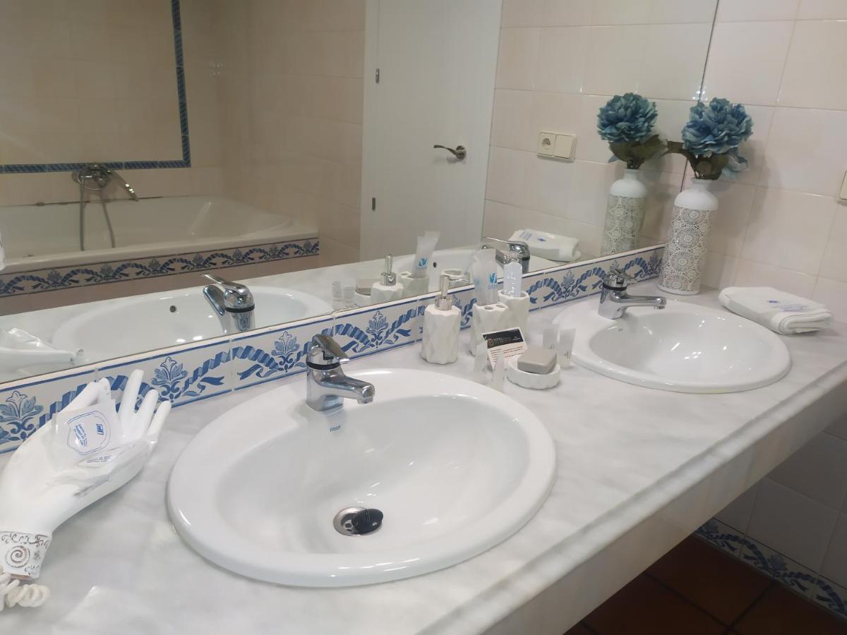 Los Bronces Lucena Esterno foto